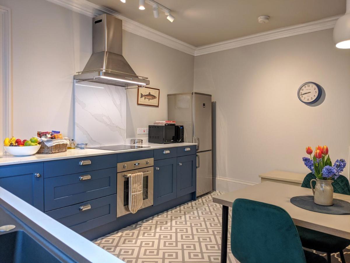 Central Hawick Spacious Stylish Flat With Log Burner Exterior photo